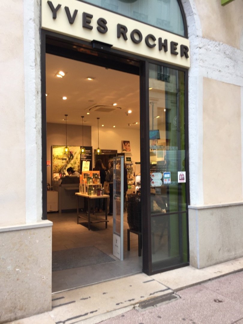 Beauty Salon - Yves Rocher , Lyon Beauty Salon - Yves Rocher , Lyon