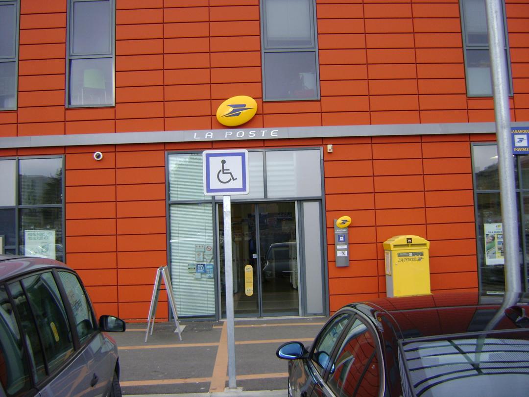 Oficina de correos - La Poste PONT DE CHAUMES , Montauban Oficina de correos - La Poste PONT DE CHAUMES , Montauban