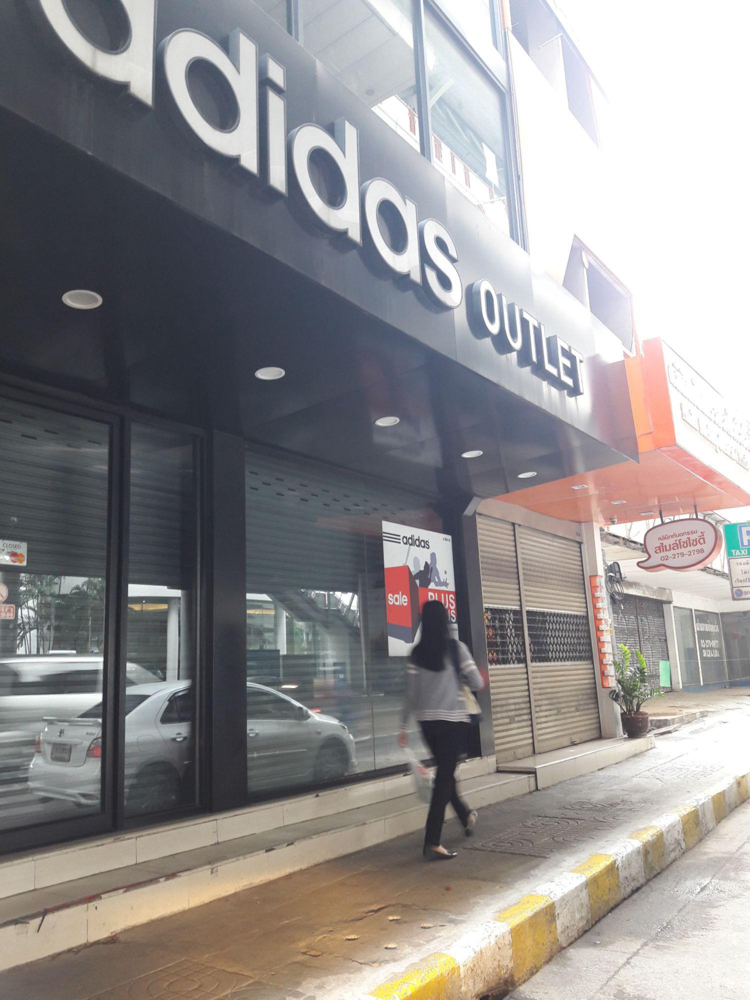 adidas outlet 02