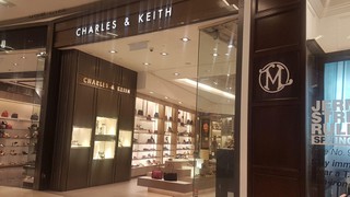 KUALA LUMPUR, MALAYSIA - DECEMBER 31, 2017: CHARLES & KEITH Store Outlet In  NU SENTRAL Mall, Kuala Lumpur Was Founded By Brothers Charles And Keith Wong.  正版图像123RF中国- 高质量免版税图像库. 